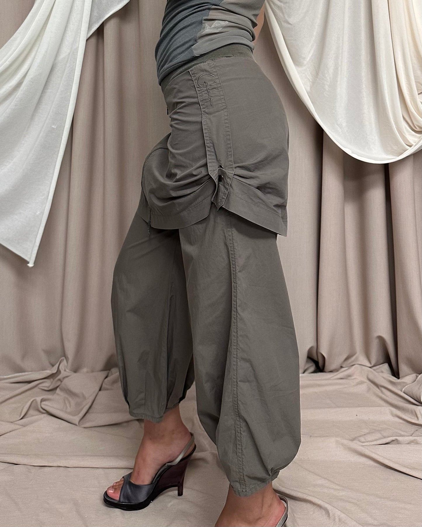 COTTON CAPRI WITH ZIP FRONT UTILITARIAN OVERSKIRT by Cop Copine