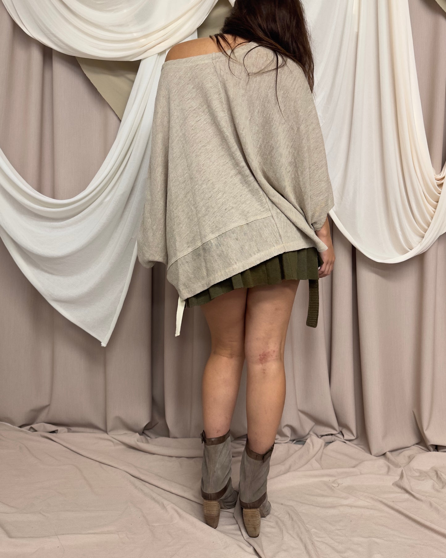 OATMEAL KNIT PONCHO / SKIRT WITH GRAPHIC PRINT