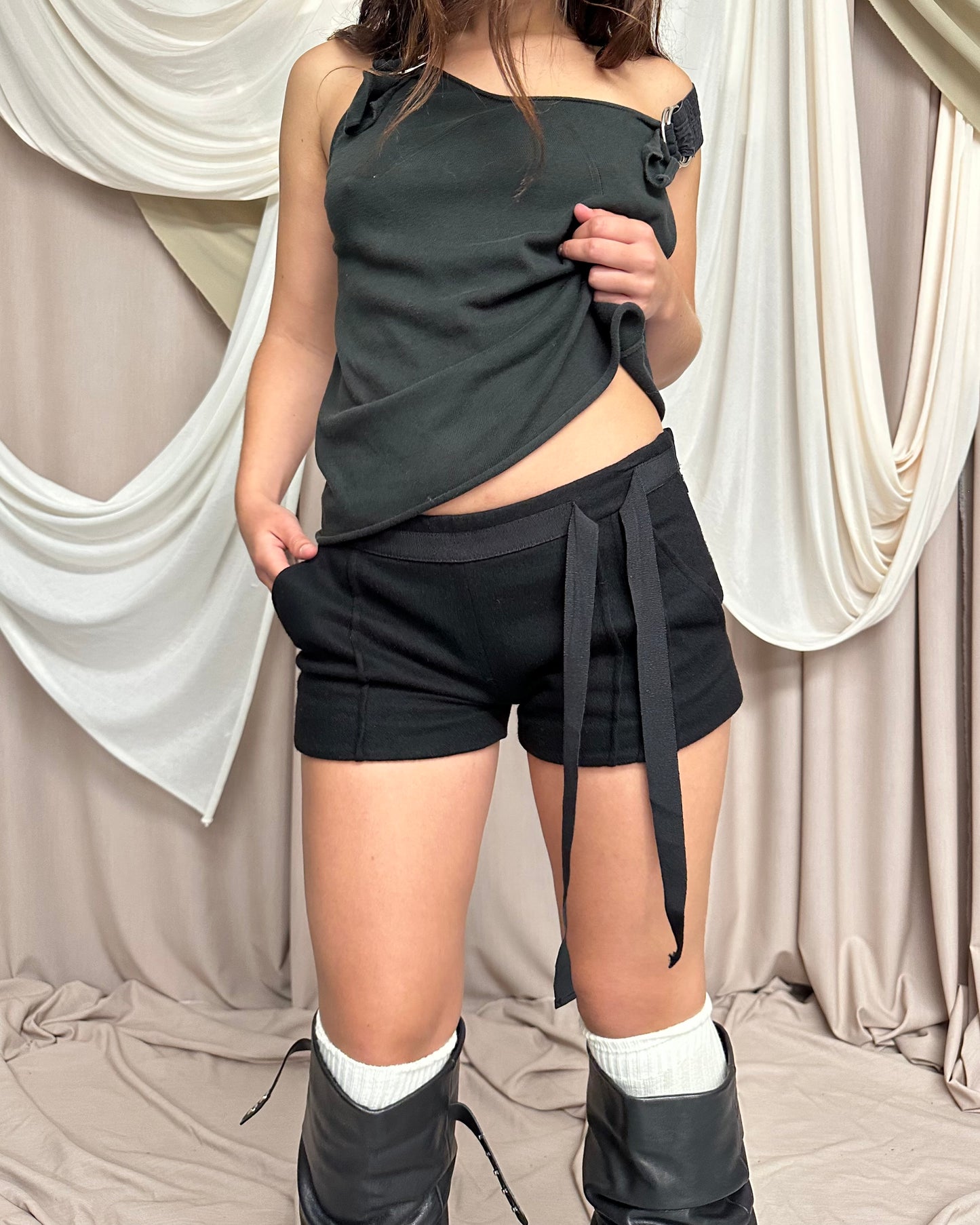 WOOL MINI SHORTS WITH WAIST TIE