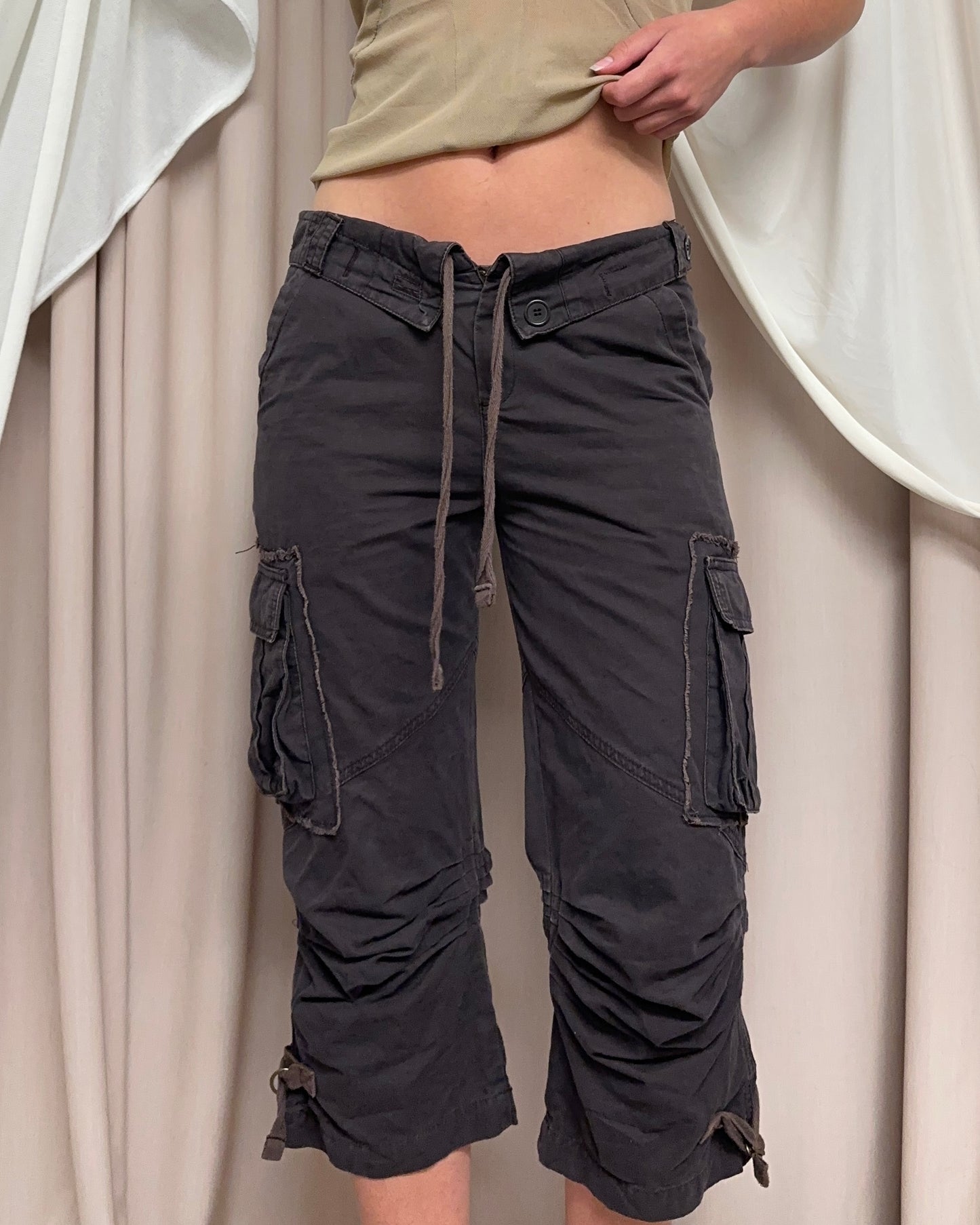 FOLD DOWN WAISTBAND CARGO CAPRI TROUSERS