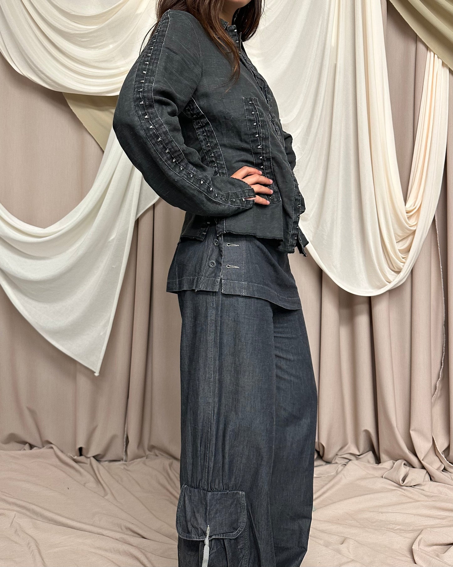 GREY SHIRT WITH HOOK AND EYE CLOSURES by Biche de Bere
