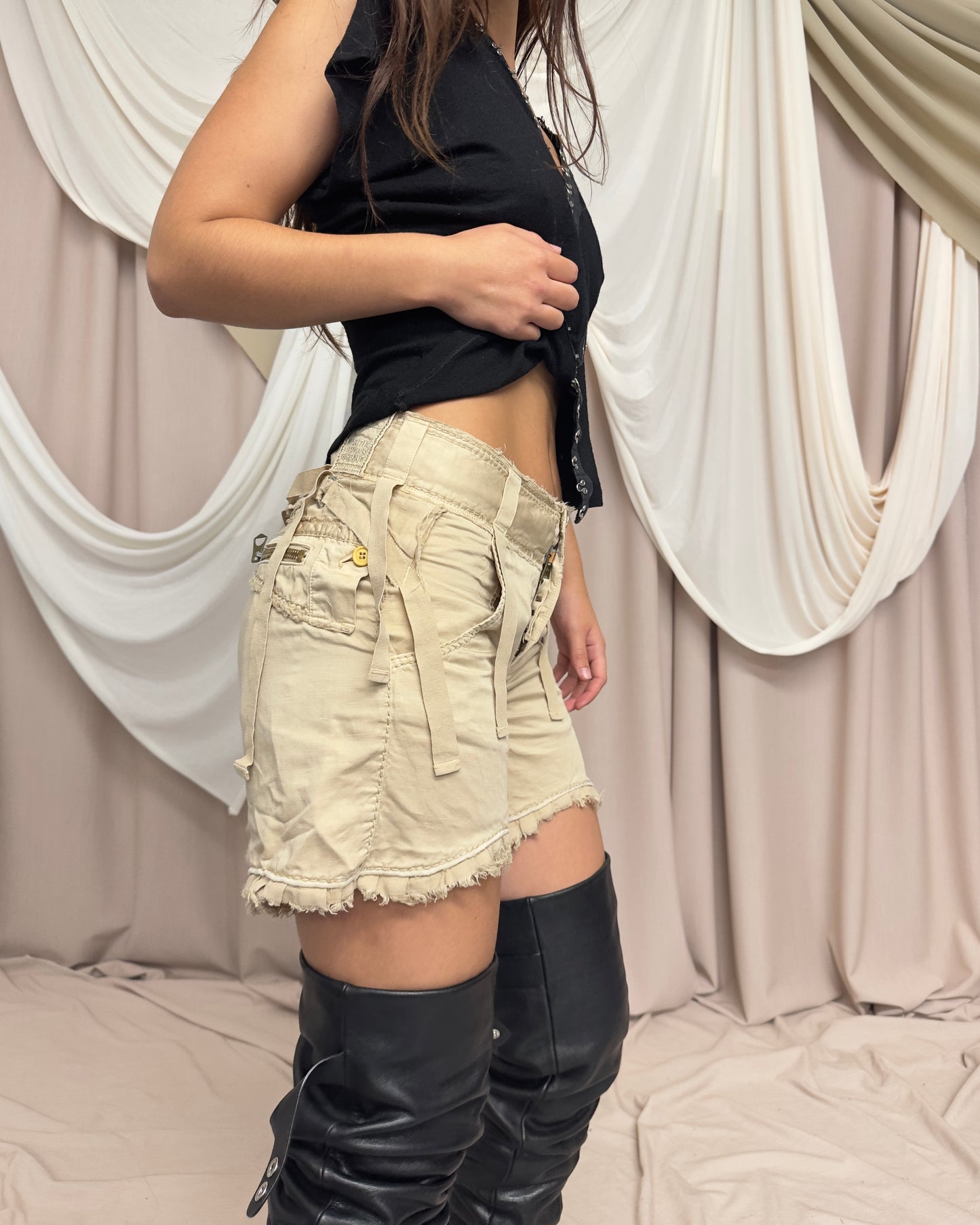 BEIGE UTILITARIAN MINI SHORTS WITH DISTRESSED HEMS by Marithé + François Girbaud