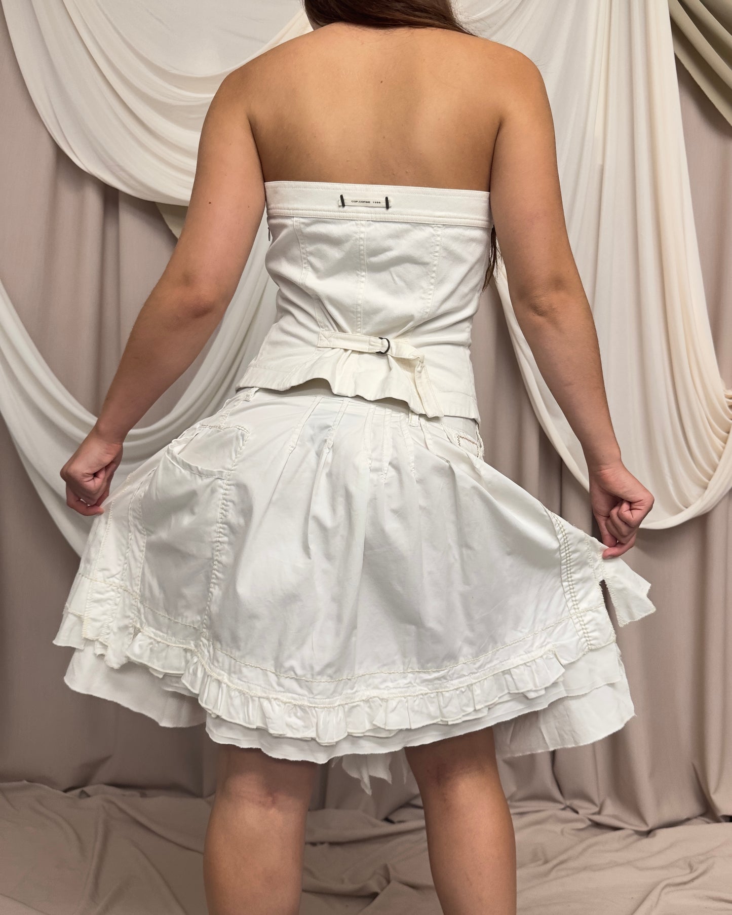 WHITE COTTON PLEATED MIDI SKIRT WITH EXPOSED STITCHING by Marithé + François Girbaud