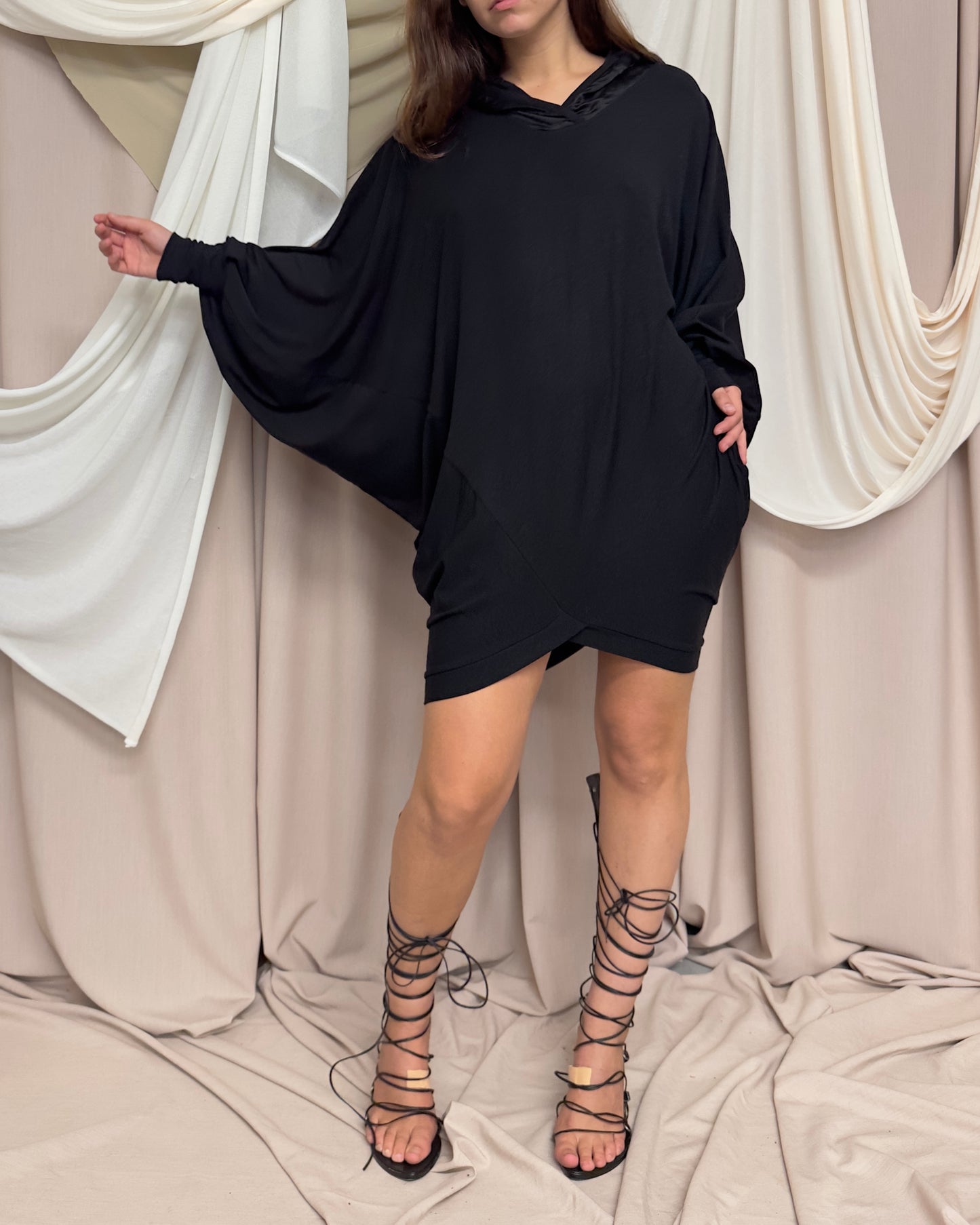 BLACK HOODED BATWING MINI DRESS by Plein Sud Jeans