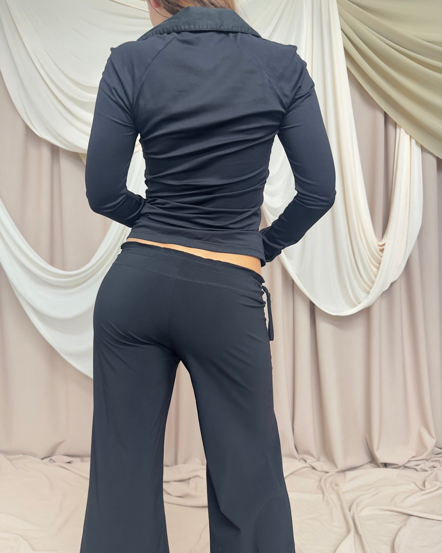 BLACK STRETCH COLLARED LONG SLEEVE TOP by Anne Fontaine
