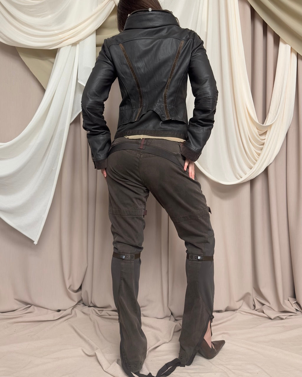 BROWN LEATHER 'BONDAGE' UTILITY STRAP COAT BY MARITHÉ + FRANÇOIS GIRBAUD