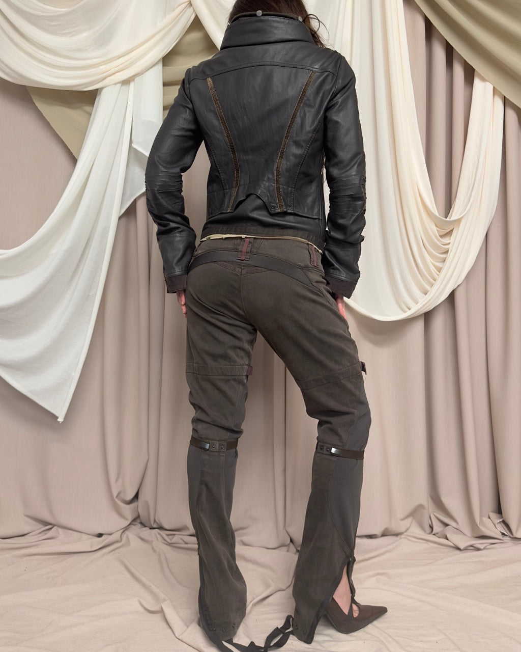 BROWN LEATHER 'BONDAGE' UTILITY STRAP COAT BY MARITHÉ + FRANÇOIS GIRBAUD