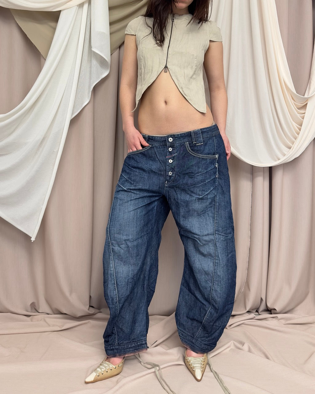 BAGGY BARREL UTILITY JEANS by Marithé + François Girbaud