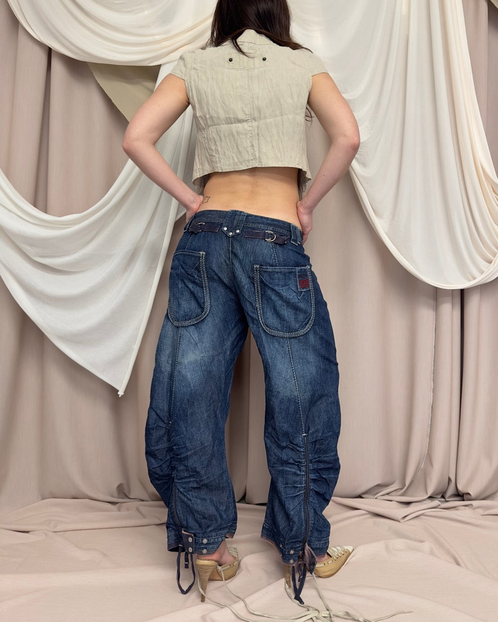BAGGY BARREL UTILITY JEANS by Marithé + François Girbaud