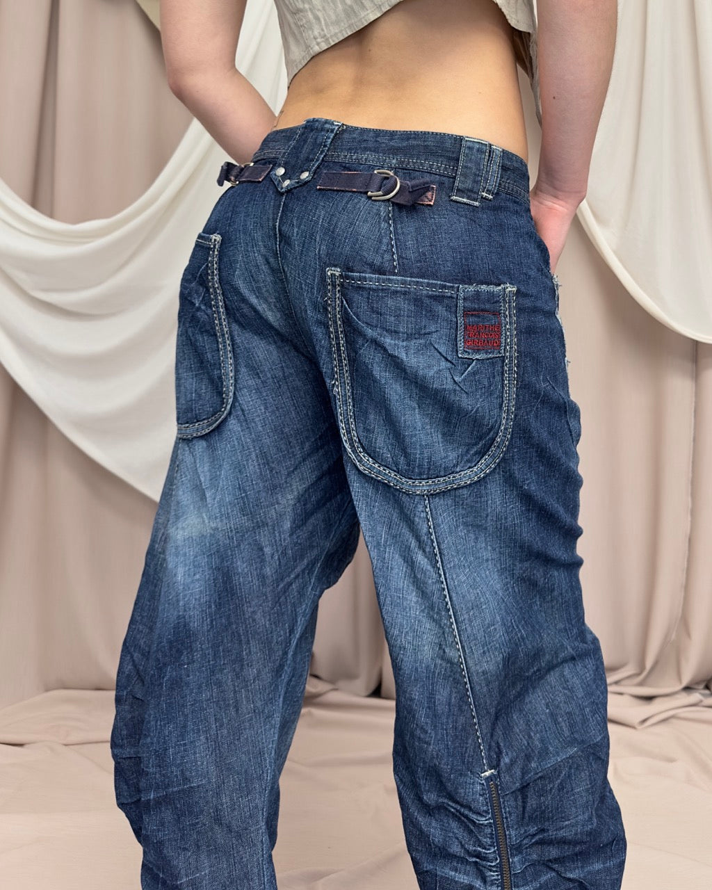 BAGGY BARREL UTILITY JEANS by Marithé + François Girbaud