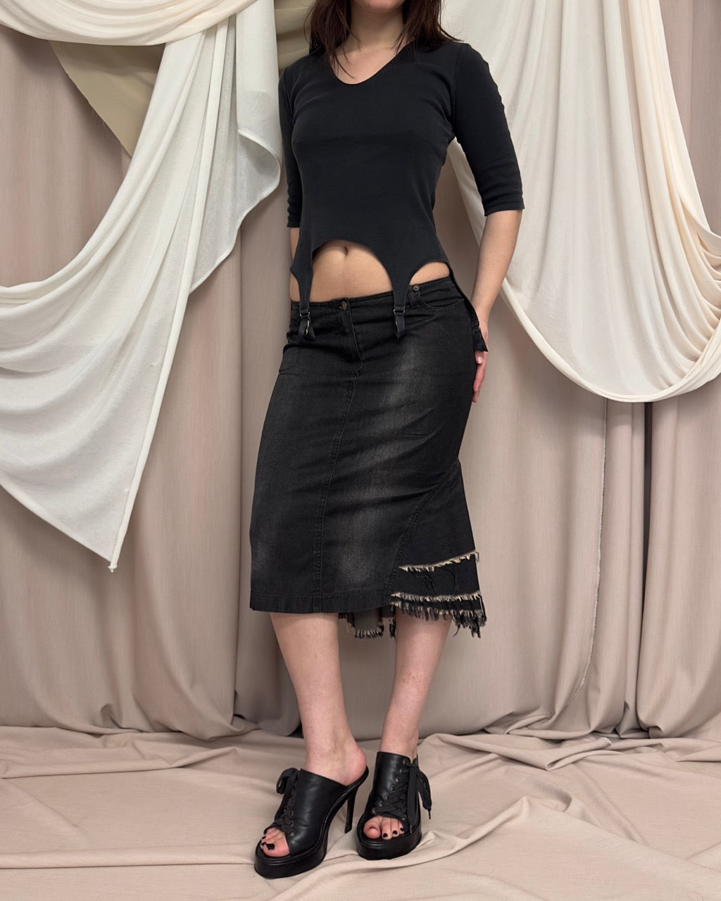 GREY DENIM SKIRT WITH RUFFLE TRIM by Plein Sud