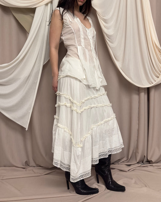 WHITE RUFFLE SKIRT