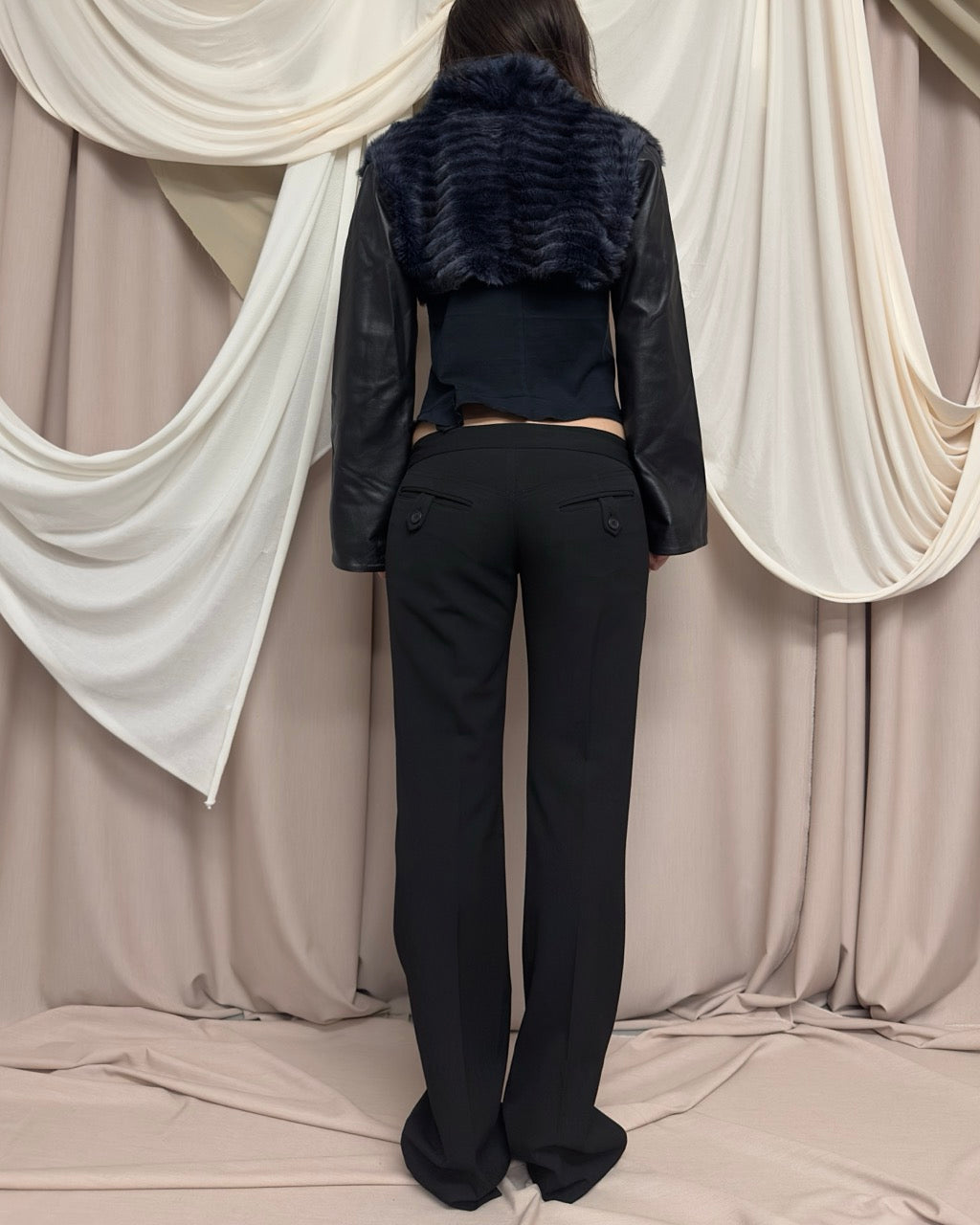 BLACK LEATHER SHRUG by Fatima Lopes