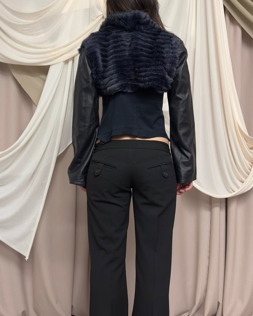 BLACK LEATHER SHRUG by Fatima Lopes