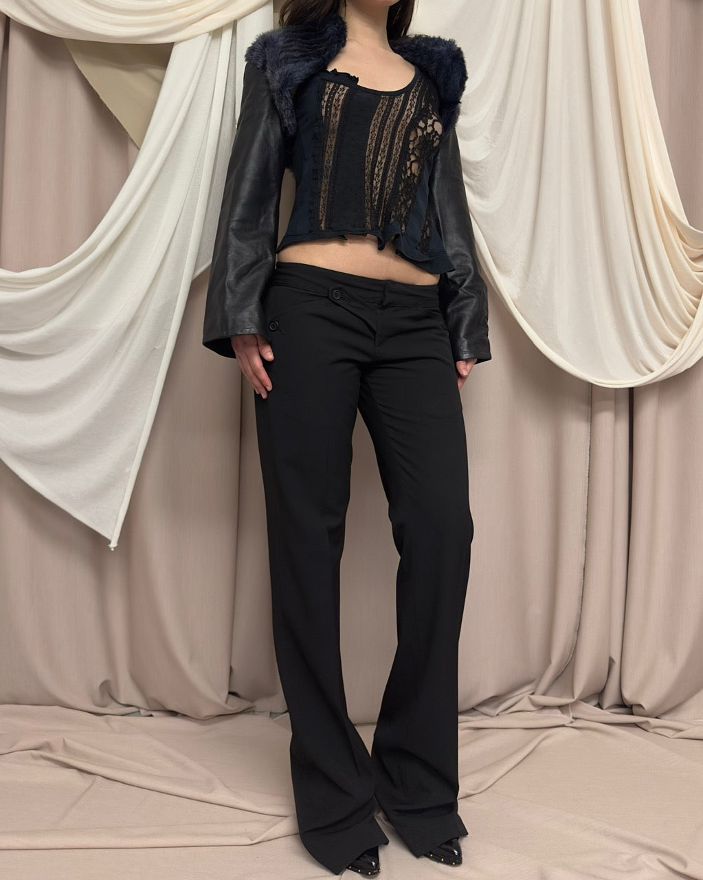 BLACK LEATHER SHRUG by Fatima Lopes