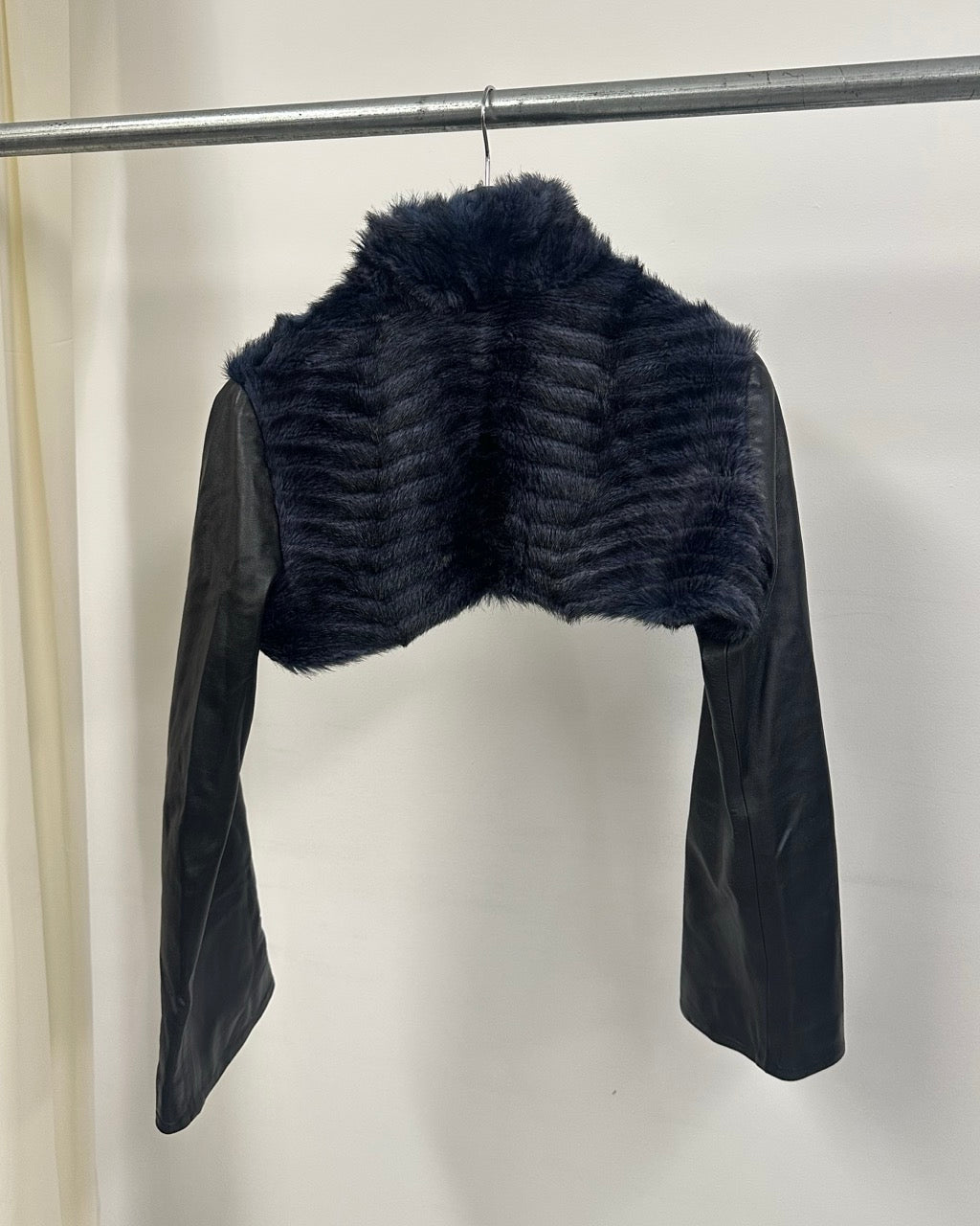 BLACK LEATHER SHRUG by Fatima Lopes