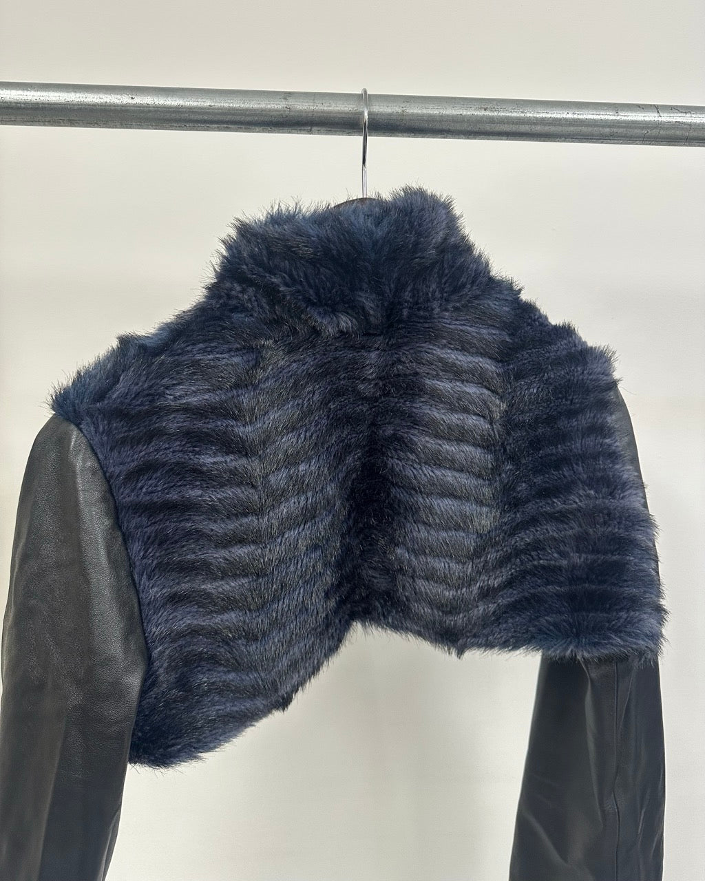 BLACK LEATHER SHRUG by Fatima Lopes