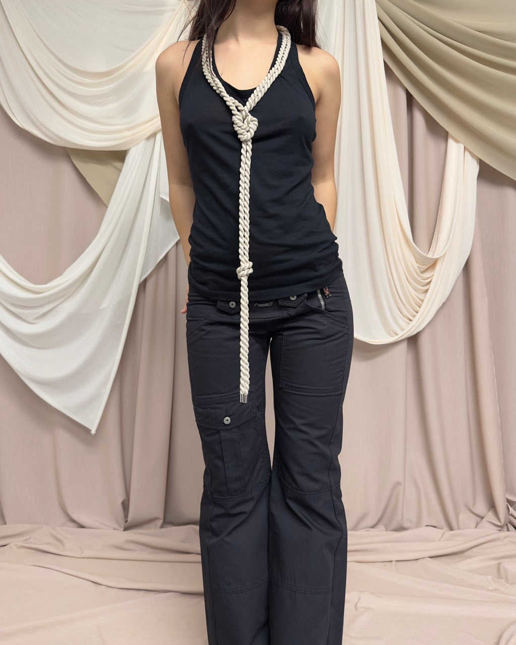 BLACK TANK TOP WITH ROPE DETAIL