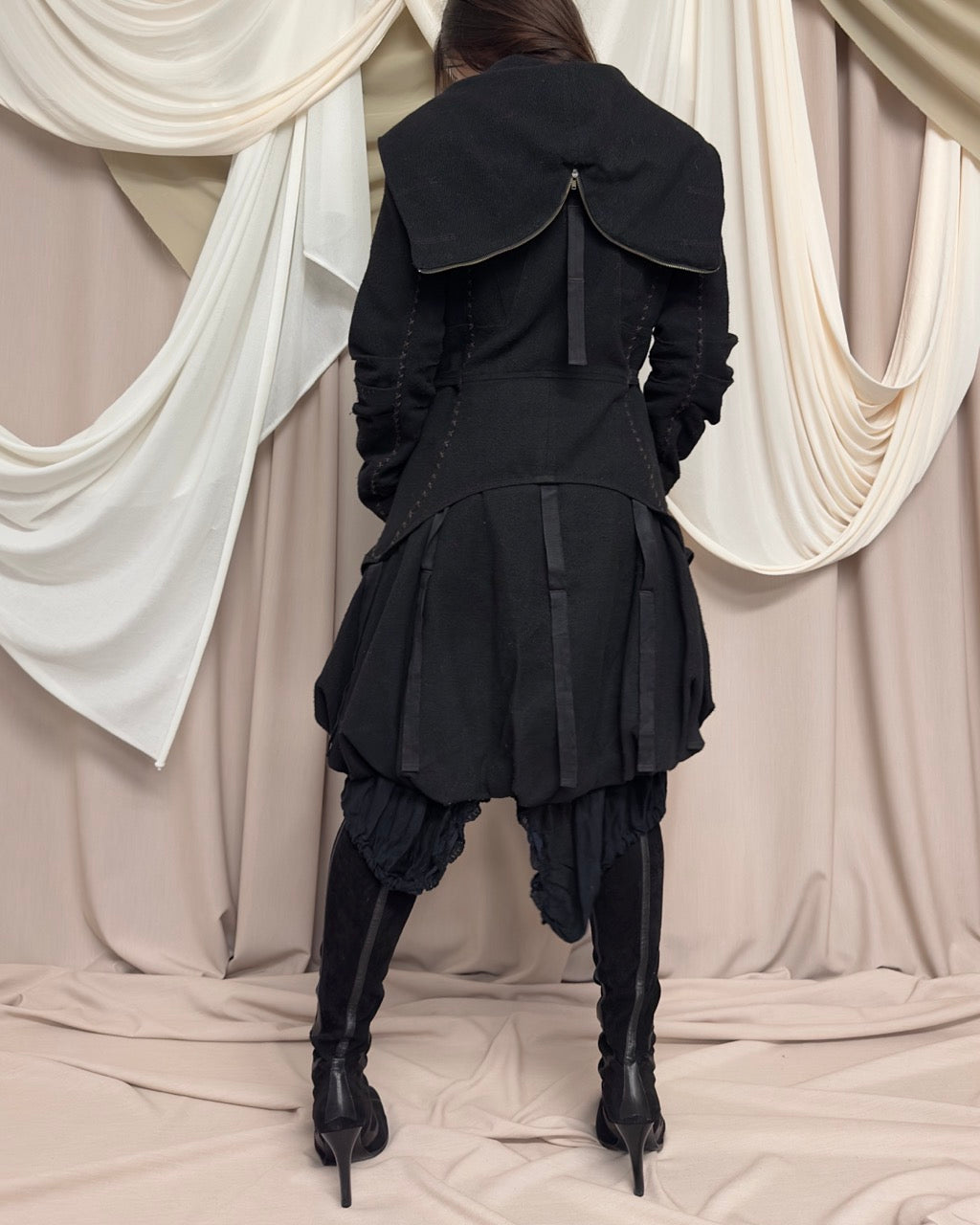 BLACK AVANT GARDE HOODED COMBAT COAT by Et Compagnie