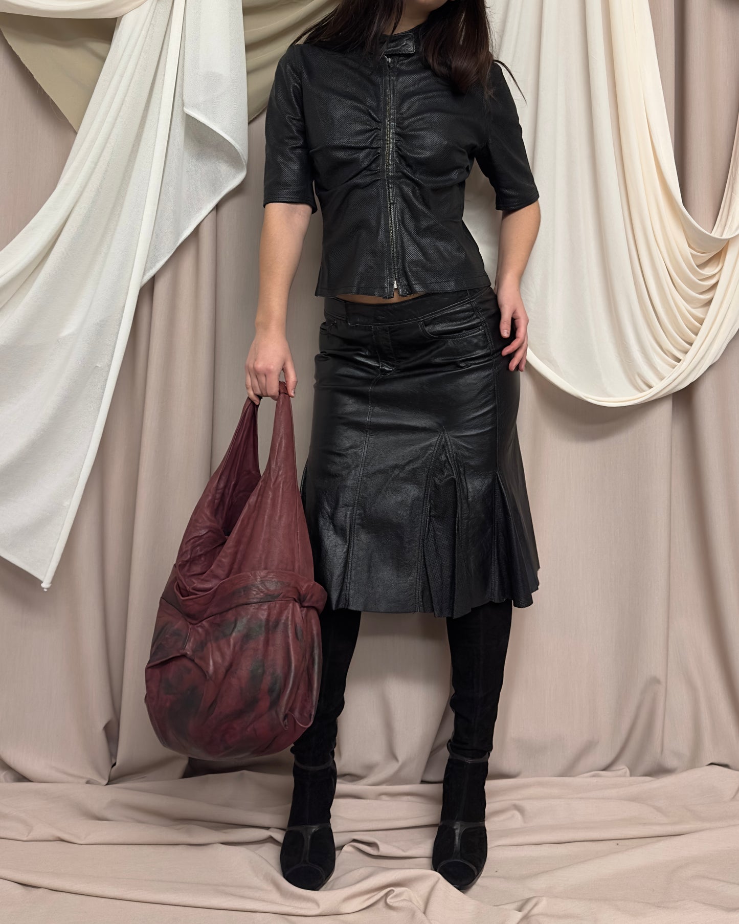 RED LEATHER BALL SHOULDER BAG WITH BLACK PRINT