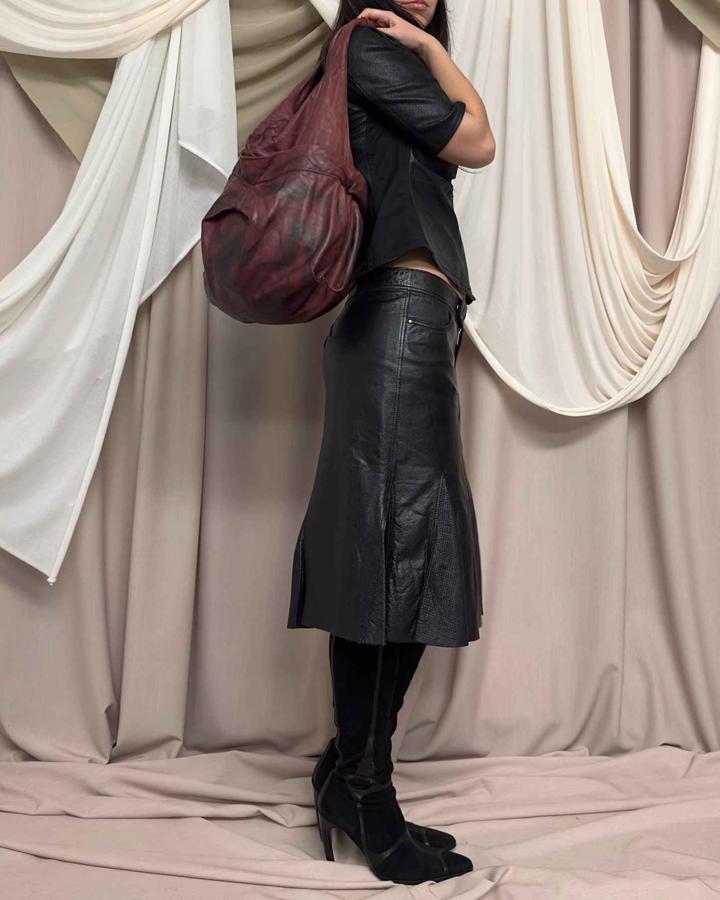 RED LEATHER BALL SHOULDER BAG WITH BLACK PRINT