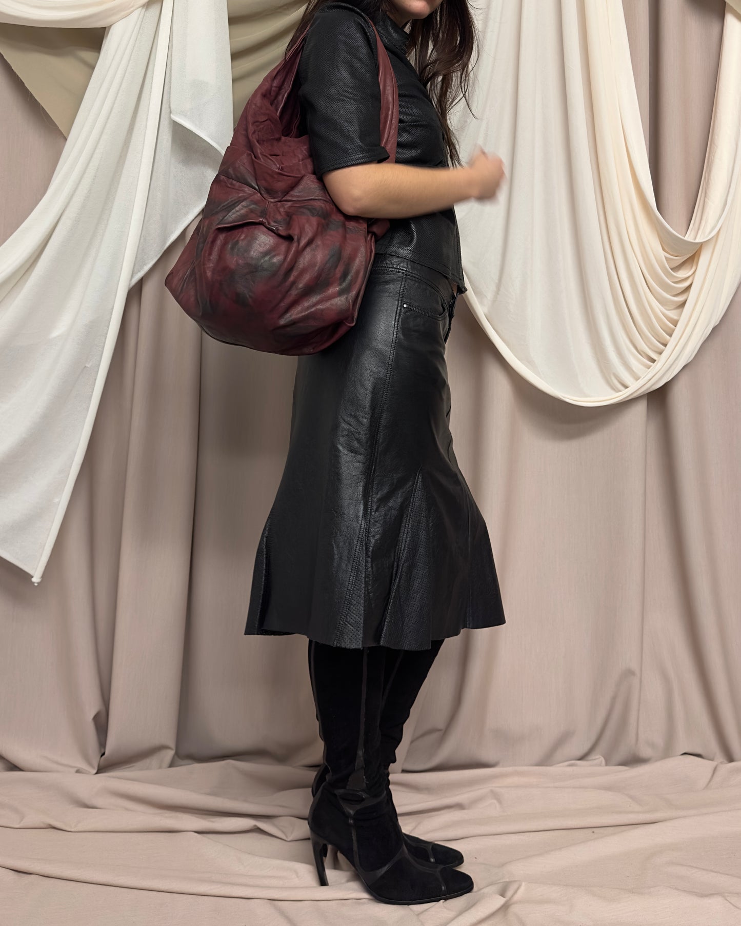 RED LEATHER BALL SHOULDER BAG WITH BLACK PRINT