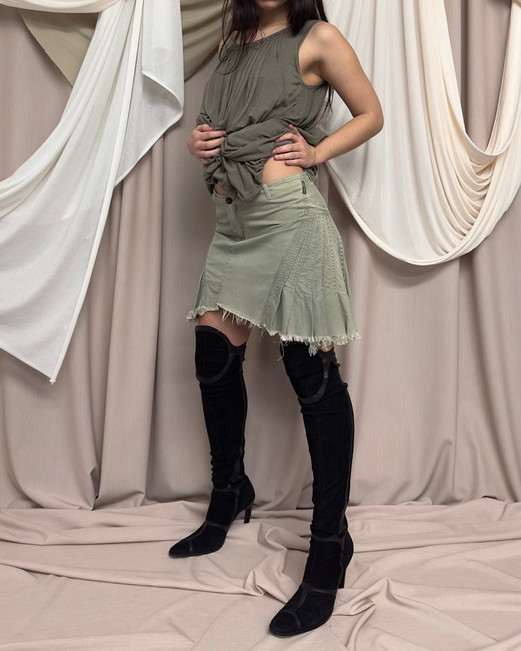 PALE GREEN DISTRESSED DENIM SKIRT by Plein Sud