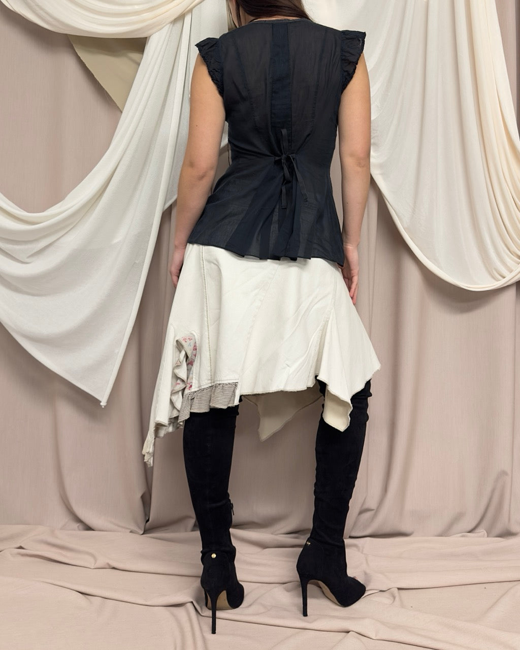 CREAM ASYMMETRIC SKIRT by Marithé + François Girbaud