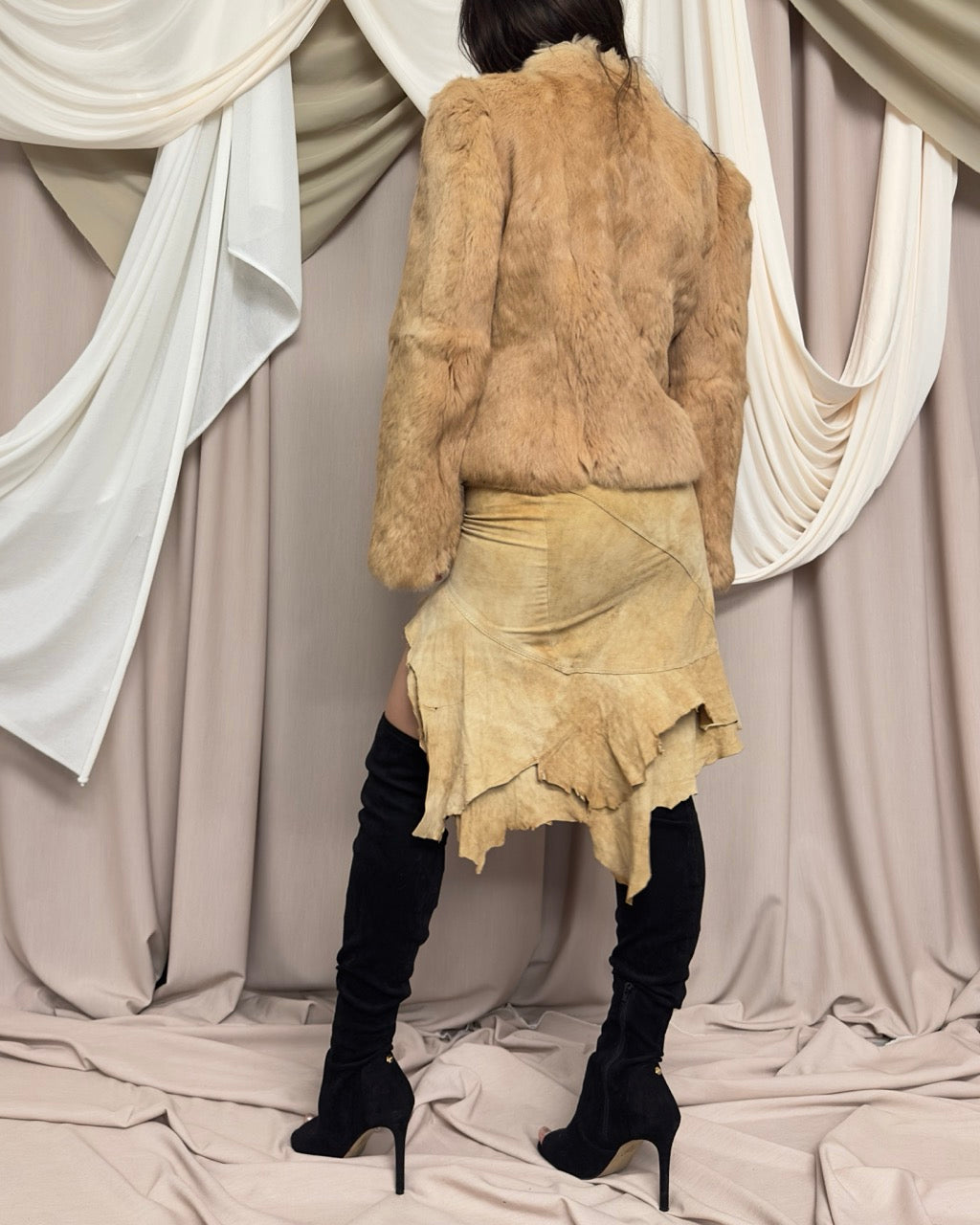 VINTAGE BEIGE FUR COAT