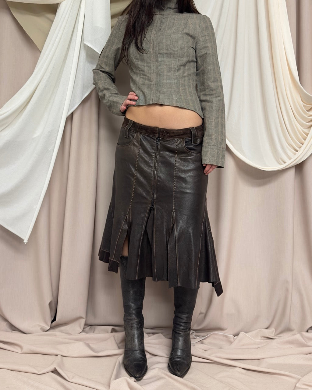 PANELLED BROWN LEATHER SKIRT WITH FLARED SILHOUETTE by Et Compagnie