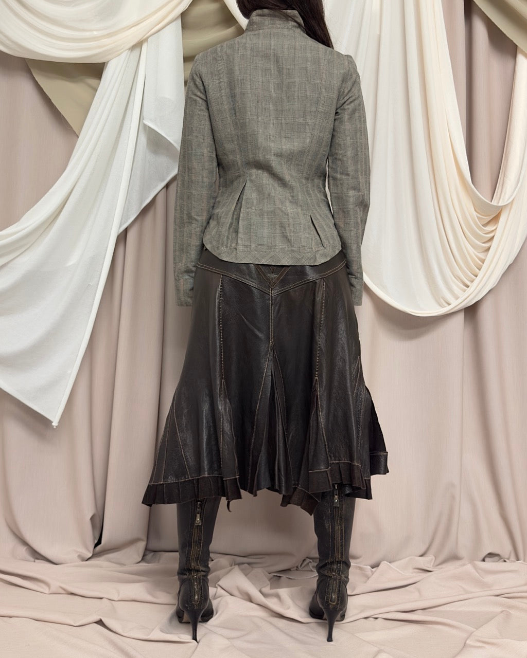 PANELLED BROWN LEATHER SKIRT WITH FLARED SILHOUETTE by Et Compagnie