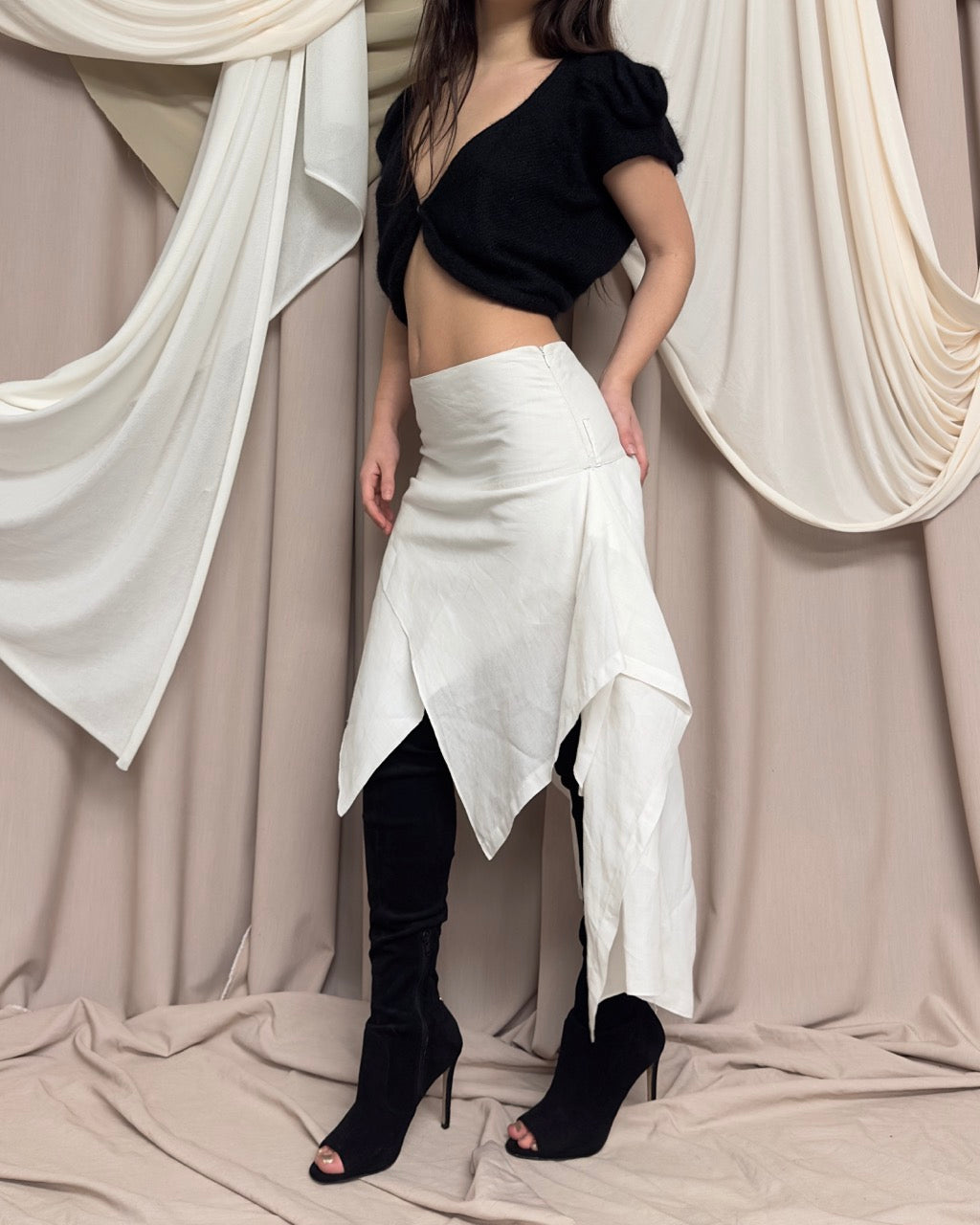 WHITE TIERED ASYMMETRIC SKIRT
