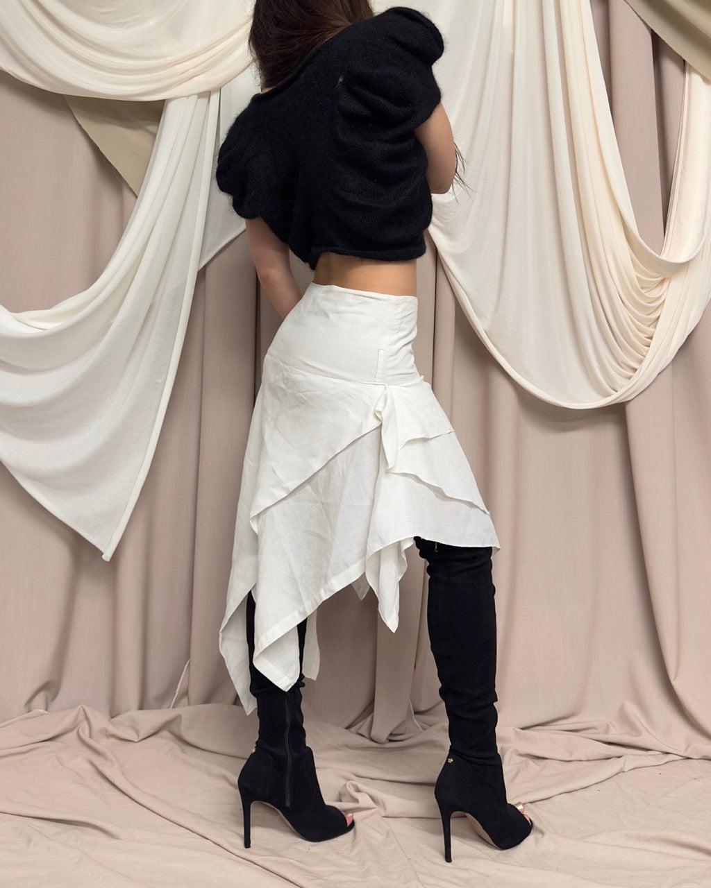 WHITE TIERED ASYMMETRIC SKIRT