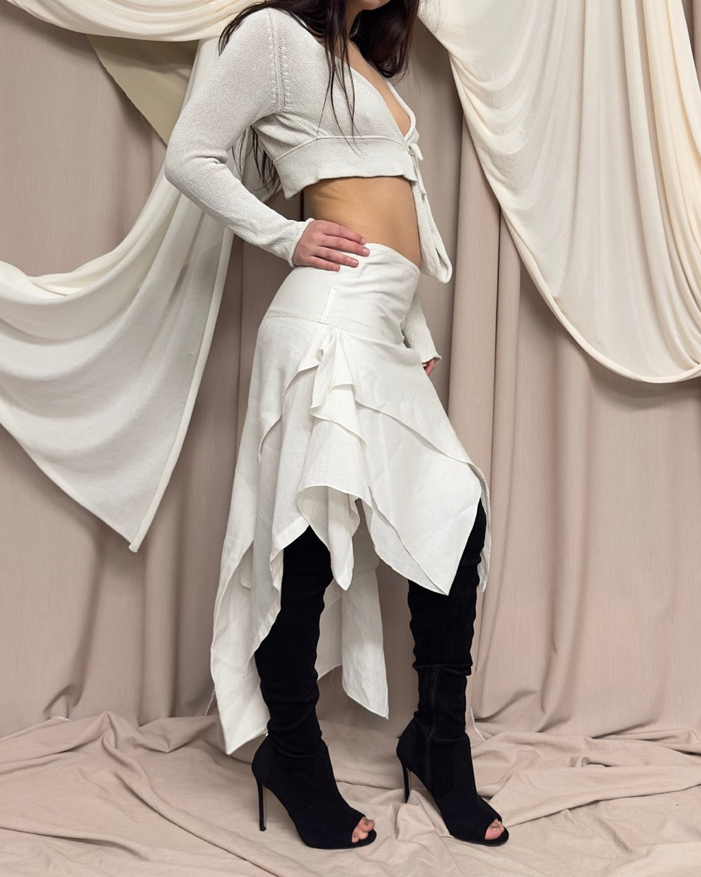 WHITE TIERED ASYMMETRIC SKIRT