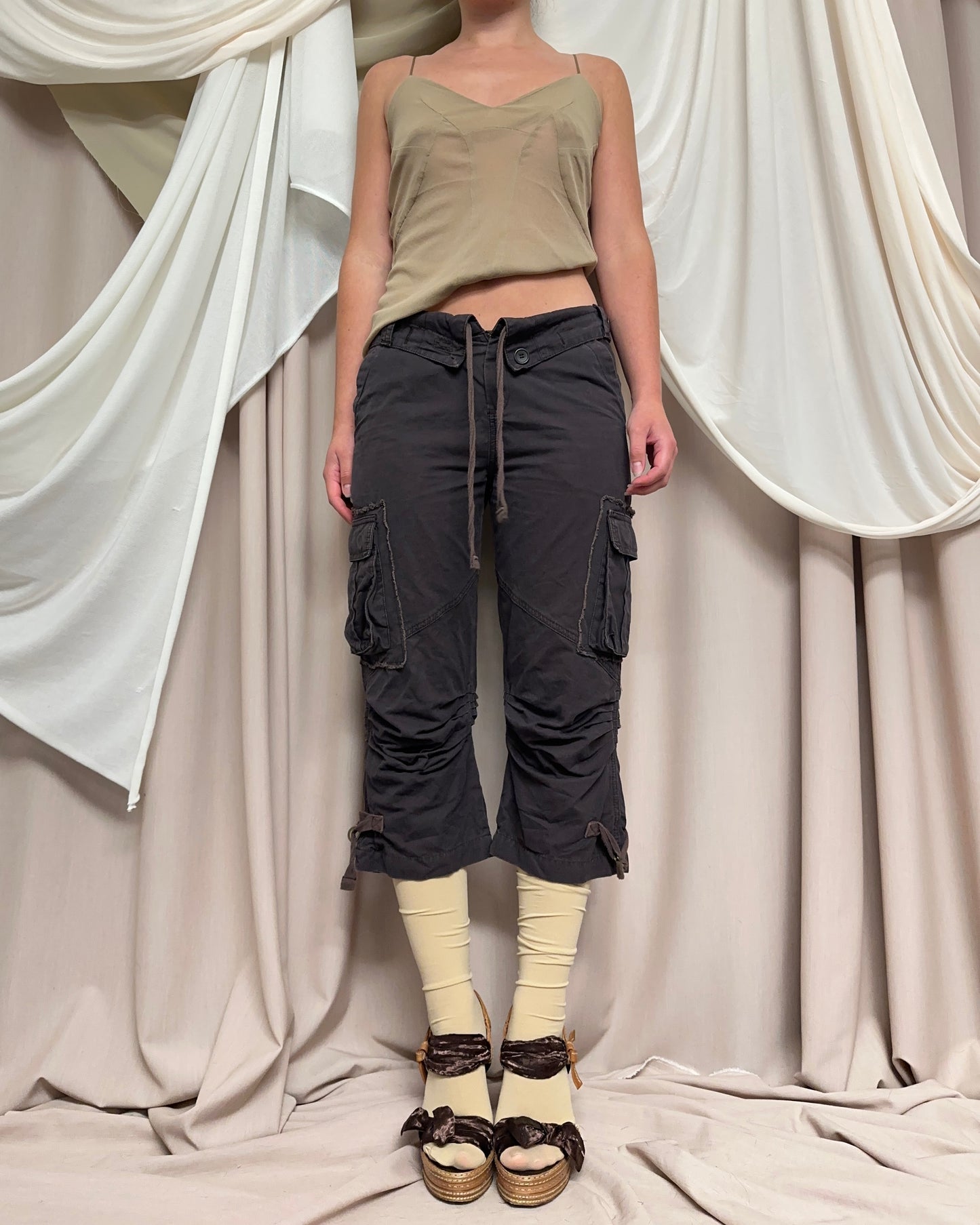 FOLD DOWN WAISTBAND CARGO CAPRI TROUSERS