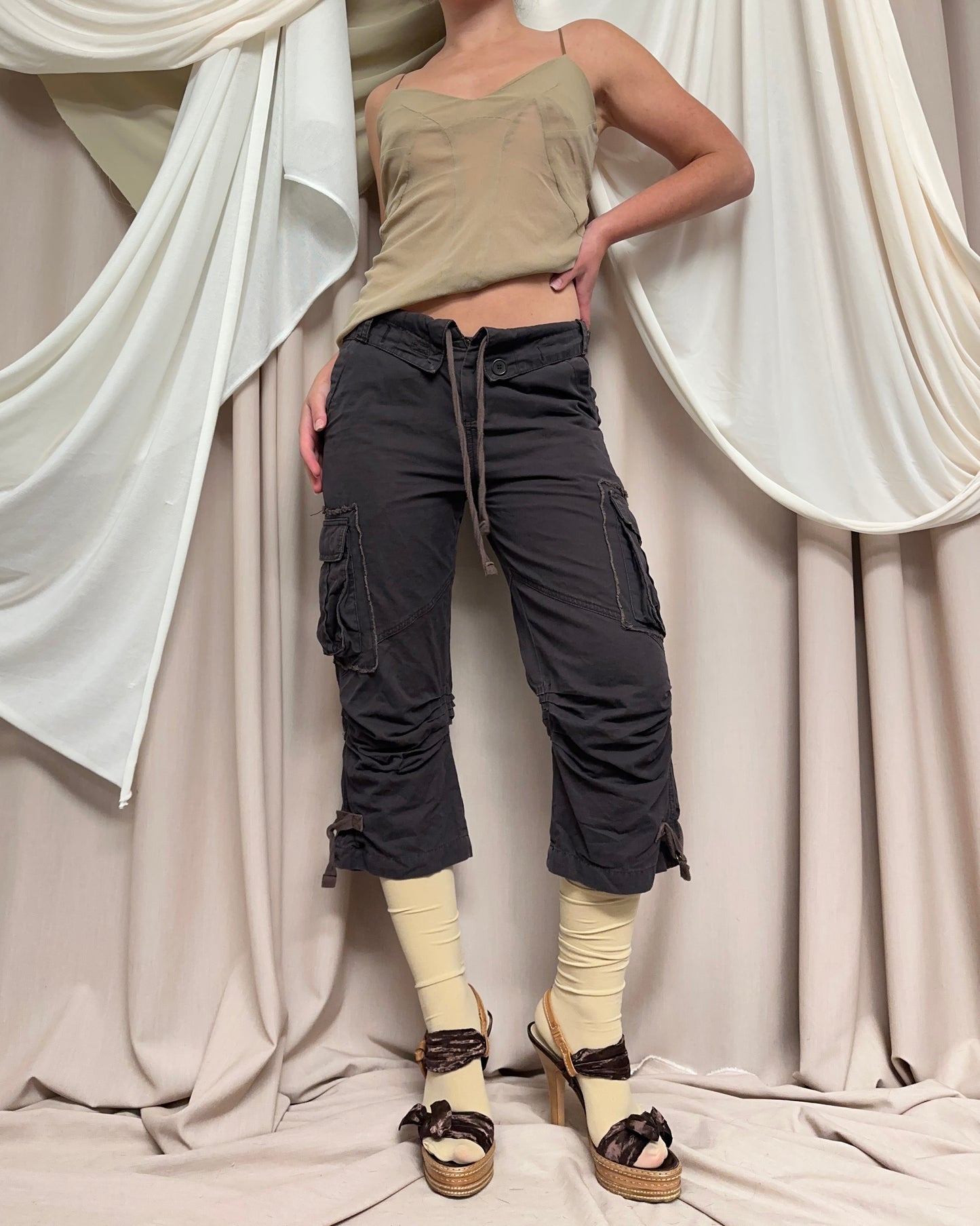 FOLD DOWN WAISTBAND CARGO CAPRI TROUSERS