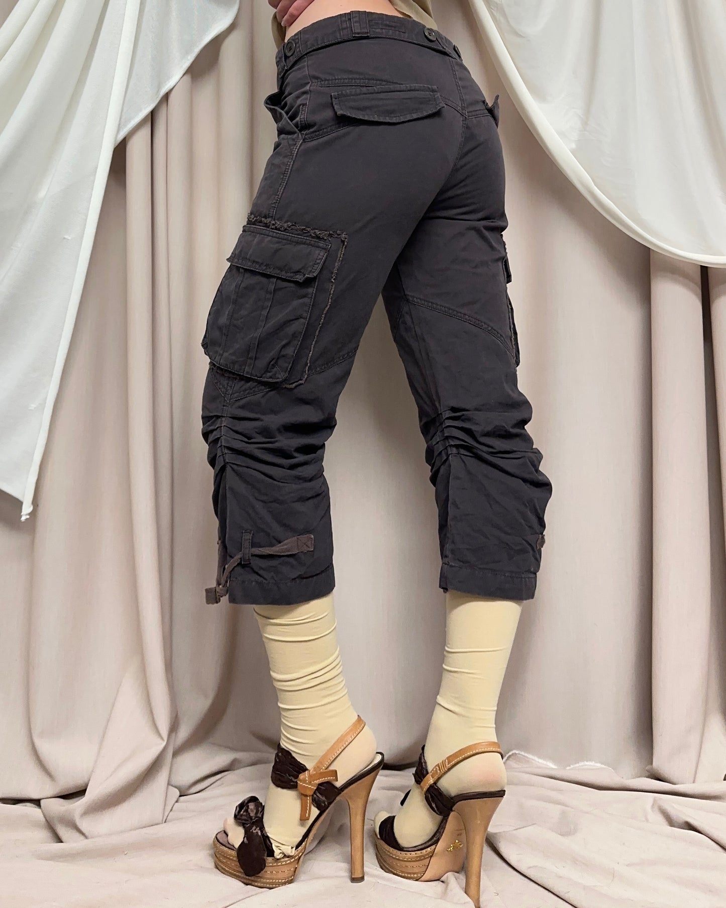 FOLD DOWN WAISTBAND CARGO CAPRI TROUSERS